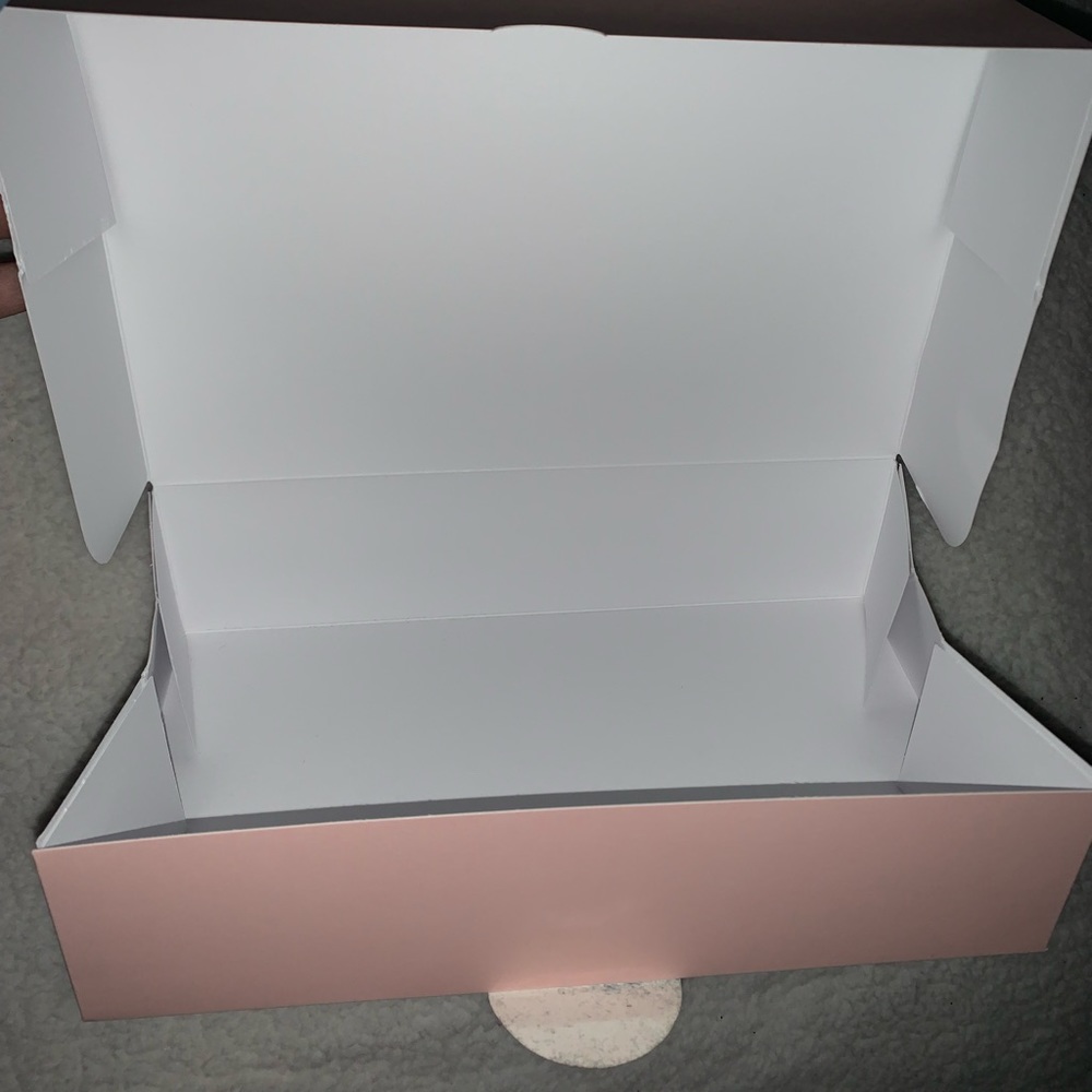 Kate Spade Gift Box - Picture 9 of 10